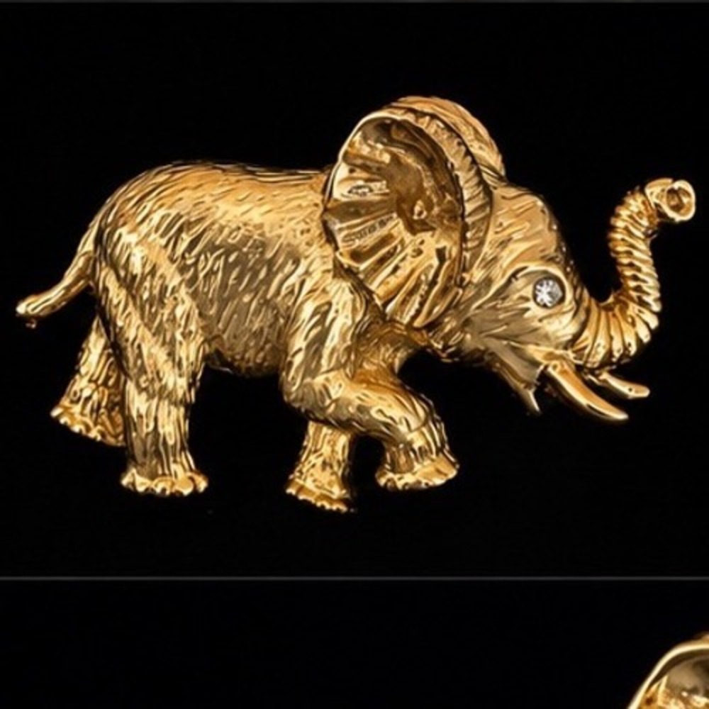 Vintage Gold Tone Elephant Brooch Pendant Rhinestone Eye Lucky Trunk Up  Pin